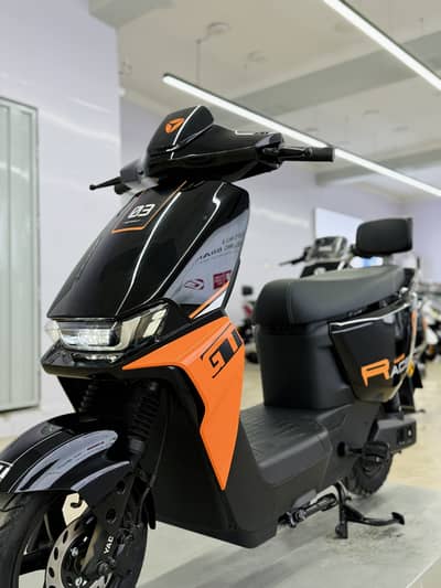 Evee bike scooter scooty scoty lahore yadea ramza aima