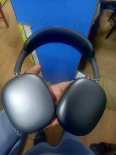 AIR PODS MAX original DED DUE TO CAR CHARGING ALL PARTS SALE