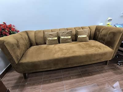 5 seater sofa set with matching center table