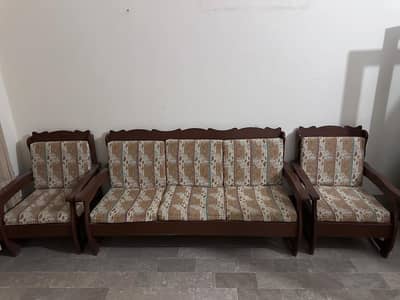 Good  Condition Sofa Set