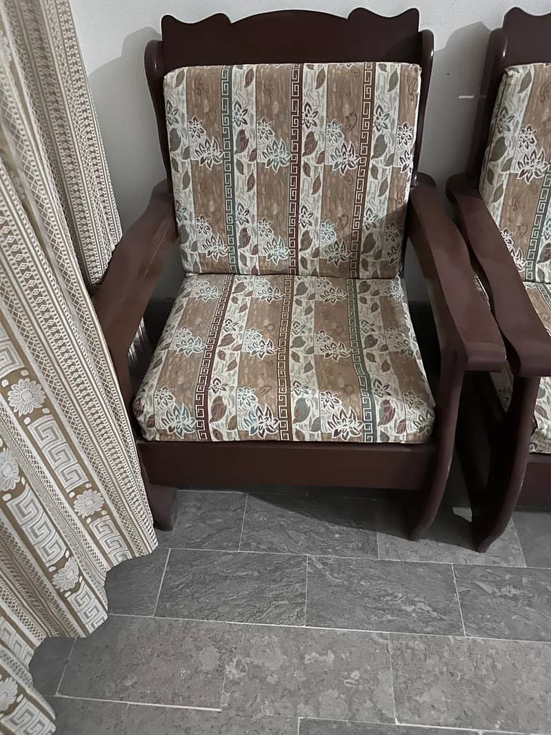 Good  Condition Sofa Set 3
