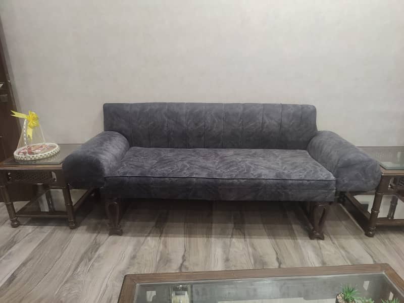 Devan Sofa Recently upholstered 0
