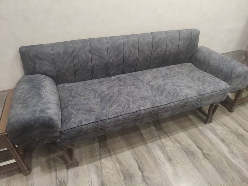 Devan Sofa Recently upholstered 2