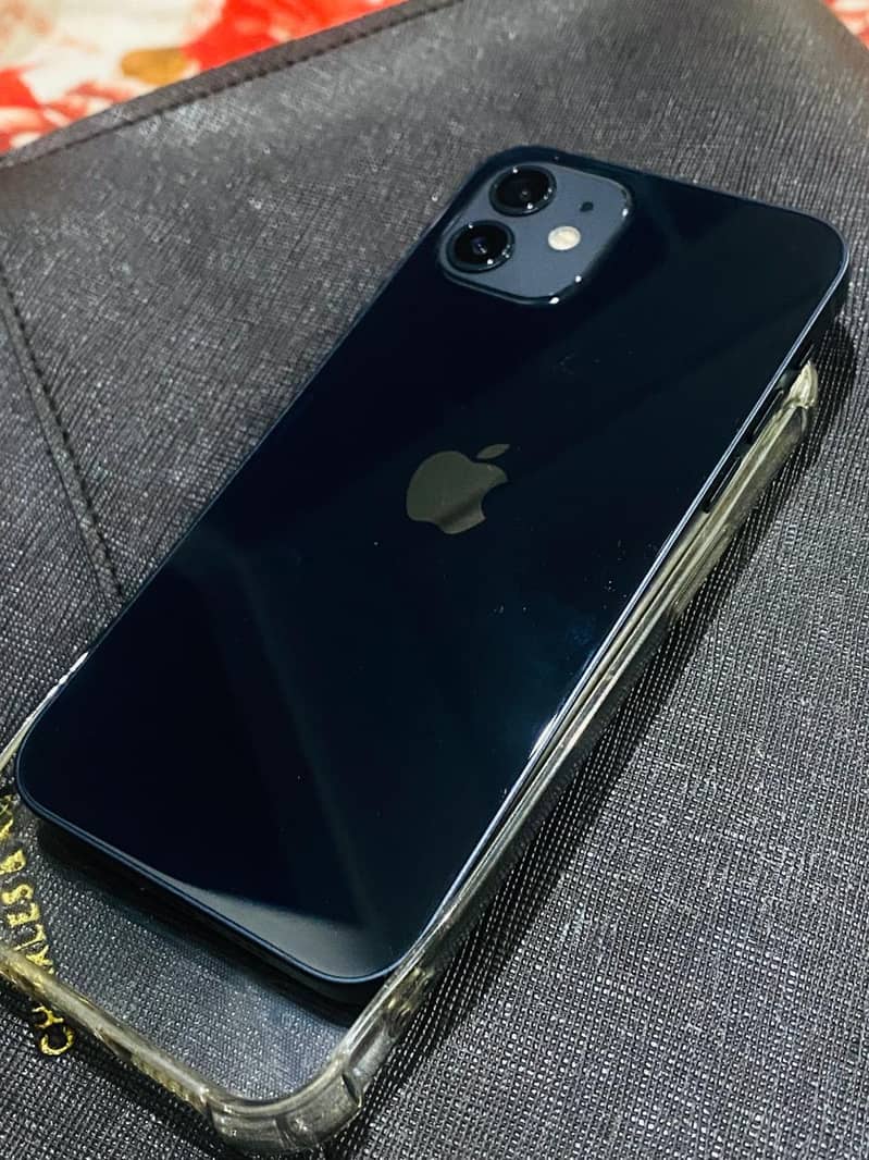 iphone 12 mint condition 0
