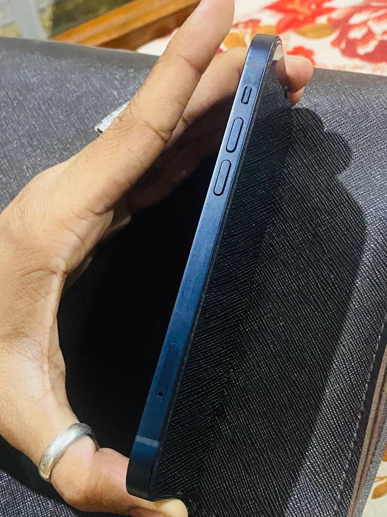 iphone 12 mint condition 1