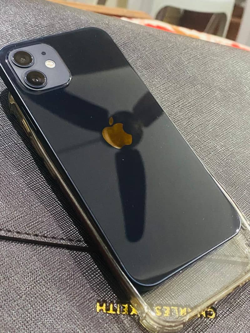 iphone 12 mint condition 3