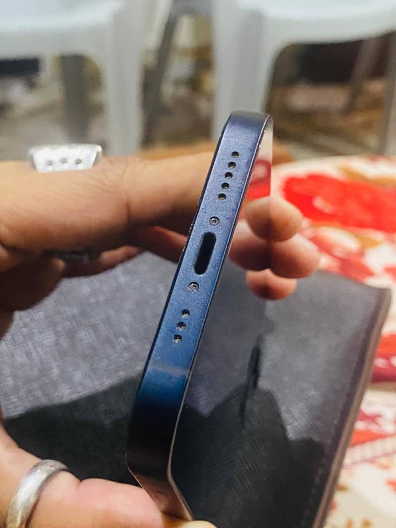 iphone 12 mint condition 7