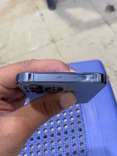 iphone 13 pro jv 10/10 conditon waterpack