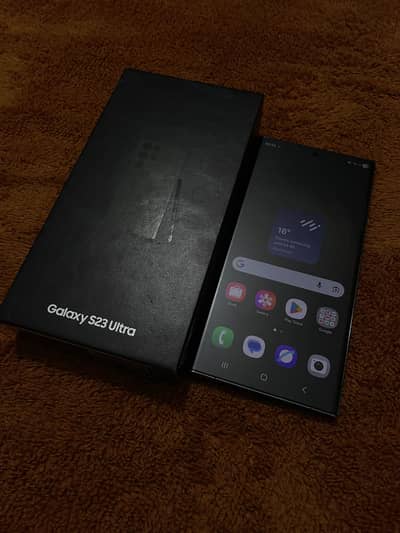 Samsung S23 Ultra.      12/256.     With original box