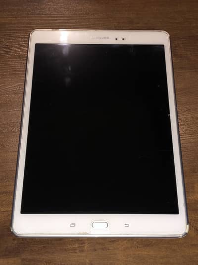 Samsung Tab A SM T550 8/10 Condition + Cover