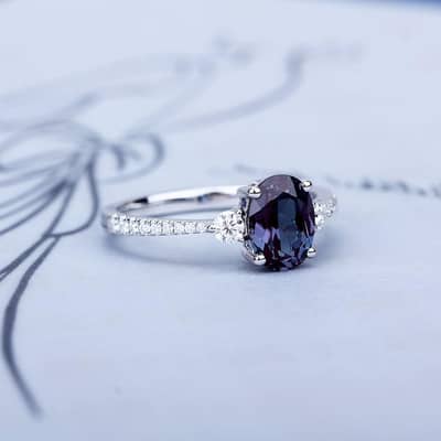 SILVER RING WITH GEM STONE