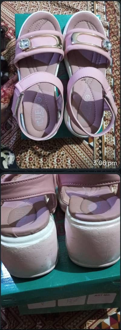 ladies sendal bilkul new ha bs 1 time use kiye ha