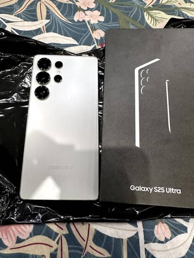Samsung Galaxy s25 ultra Non pta 256Gb with box and warranty