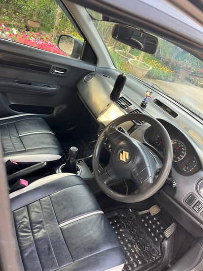 Suzuki swift DLX 2010 model