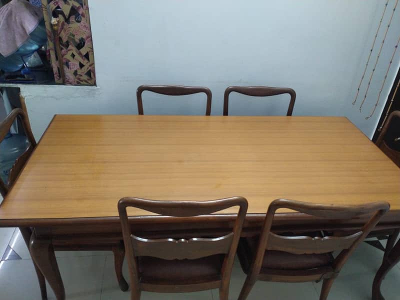 Dining table 0