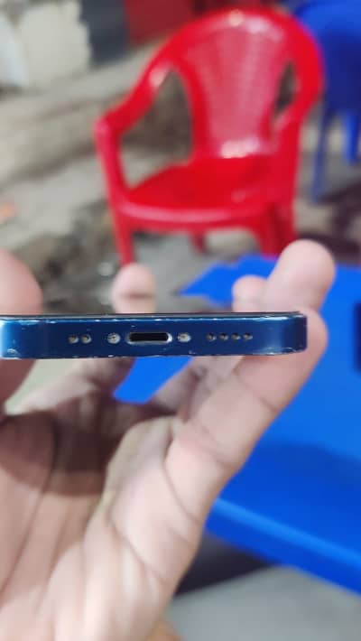 Selling 12mini non pta 64 gb 77 bettery