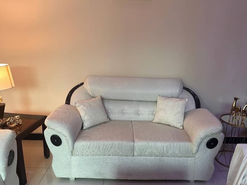 Sofa set available 0