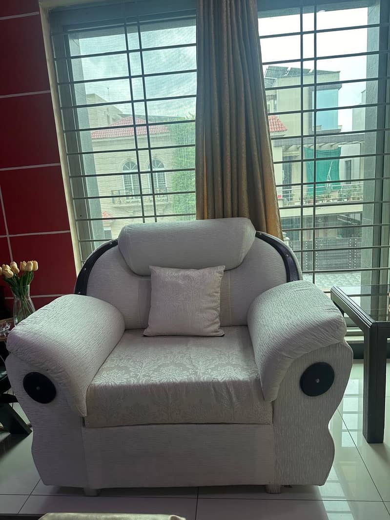 Sofa set available 2