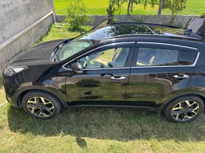 Selling my Kia Sportage 2020 FWD in excellent condition.