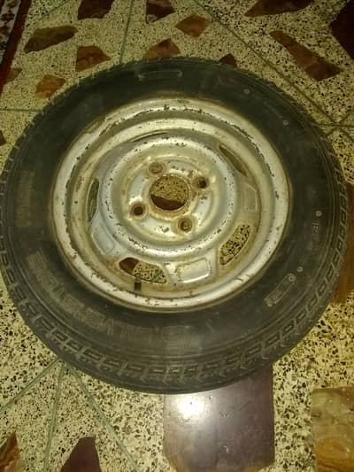 Tyre R/13 165 good condition