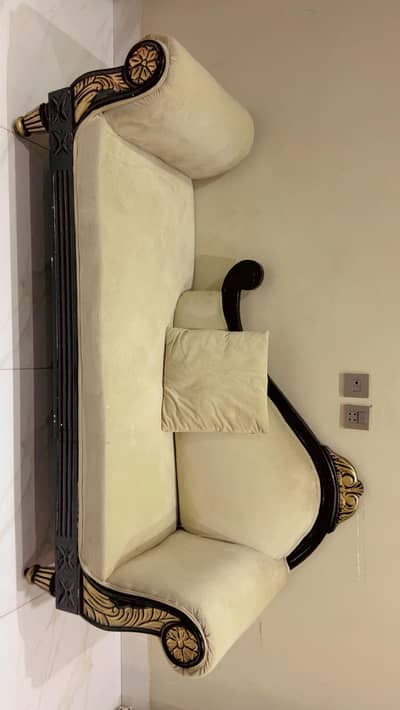 Dewan couch in good condition