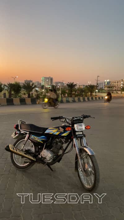 Honda 125 2016 model argent sell tank kie side cover original hy is ka