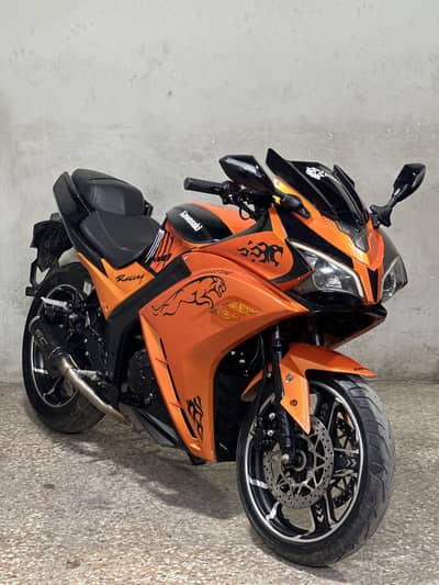 Kawasaki ninja 250cc 2023 model ( sports heavy bike )