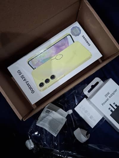 Samsung a35 10/10  all ok home use sis k hat  8 256  full box