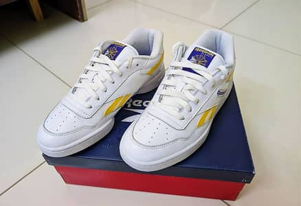 Reebok original sneakers with box