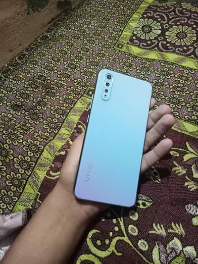 vivo s1 kit h 8/256 . . . 10/10 ha  chaye to call me
