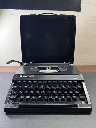 Vintage Silver Reed SR200 Typewriter for sale