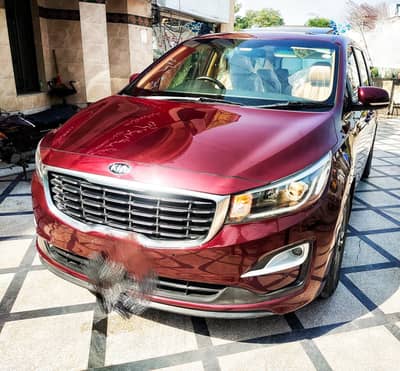 Toyota Fortuner (kia carnival 2019 11 seater 2 sunroofs