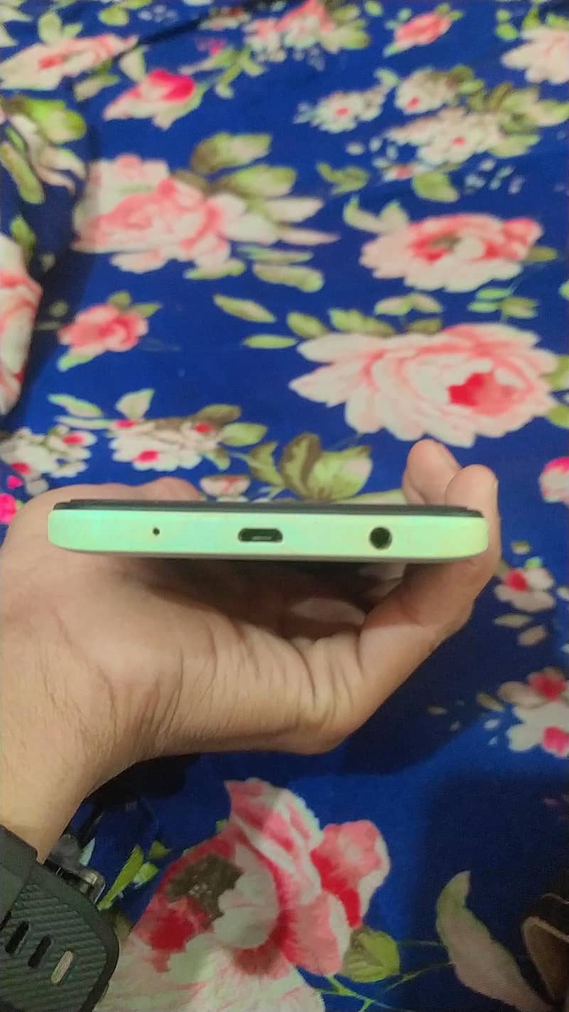 Redmi A2+ 3