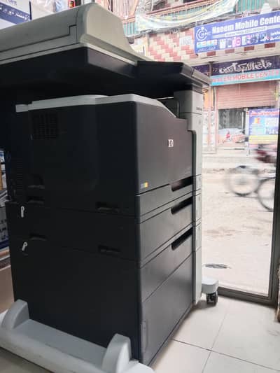 Heavy Duty Color Printer for Sale (Excellent Condition)