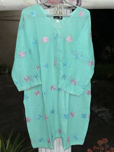  Girls Stylish T-Shirts – Urgent Sale – Best Price