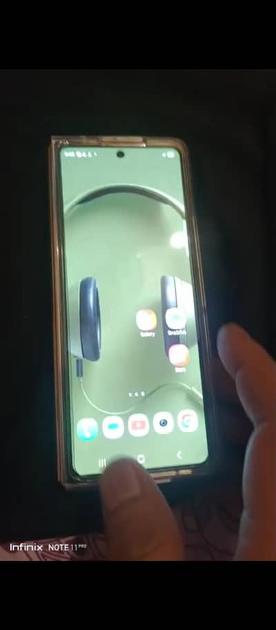 Samsung Galaxy note Z fold 4 white