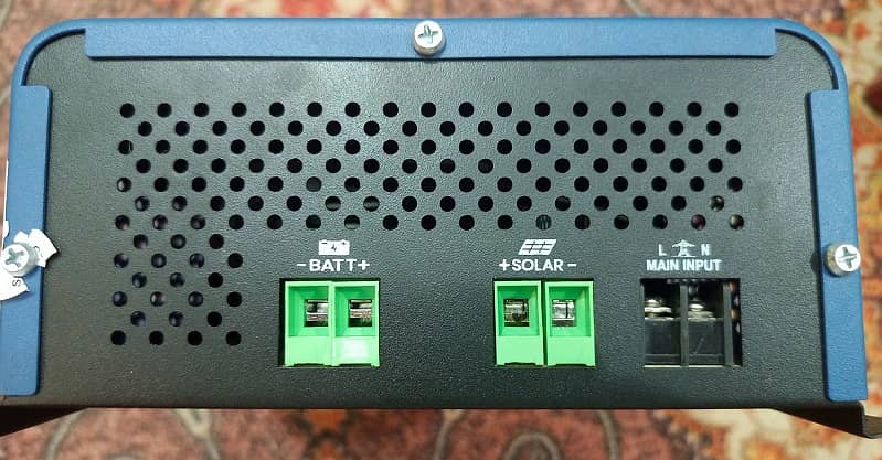 MPPT SOLAR CHARGE CONTROLLER 4