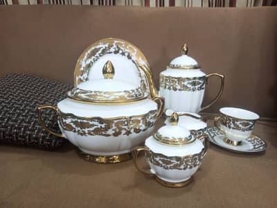 61 piecs  Gold plated Bone Chhina Dinner Set - Premium Quality