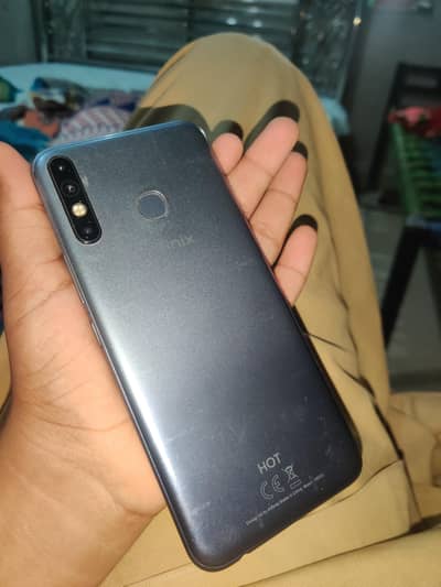 INFINIX HOT 8
