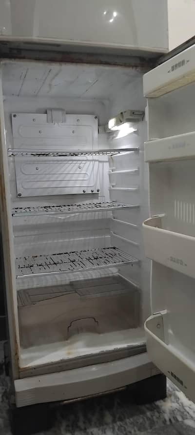 DAWLANCE FRIDGE