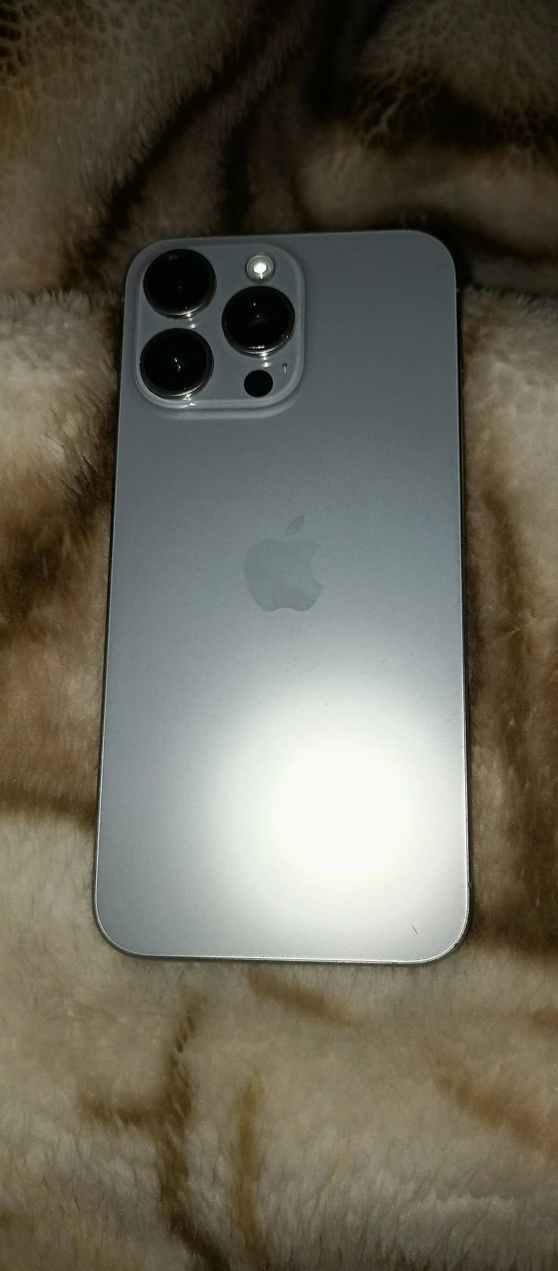 iphone 15 pro max. 2