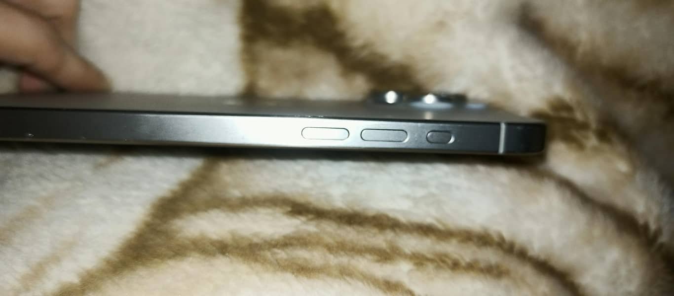 iphone 15 pro max. 7