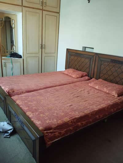 Single Beds With Mattress