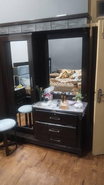 dressing table and 2 side tables