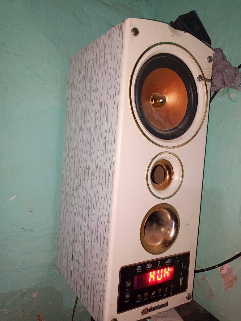 Audionic i5 spark computer Bluetooth speaker 1