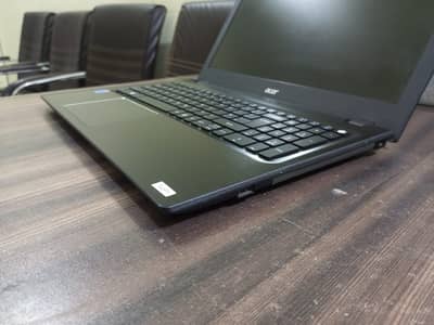 Acer Aspire F5-571T-783Z Core i7-4th 8GB Ram 500GB HDD Touch Screen D