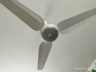 SK Ceiling fan non inverter excellent condition