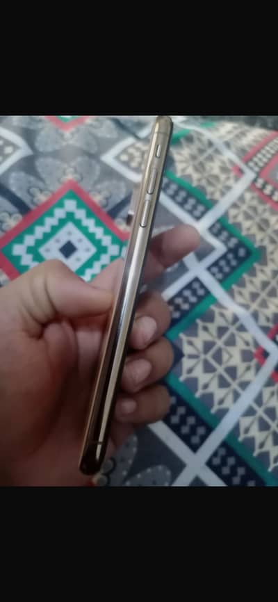 I phone xs 64 gb non pta excange b ho jay ga up model sath