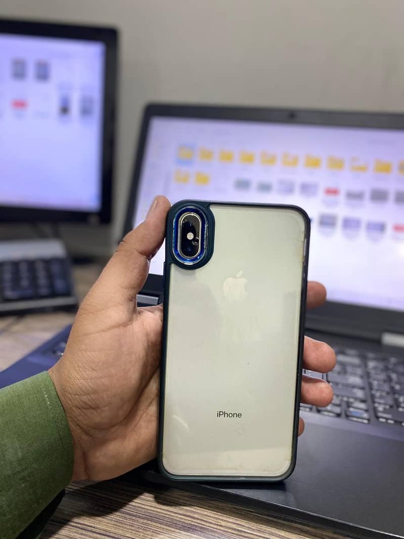 Apple iPhone XS Max 2