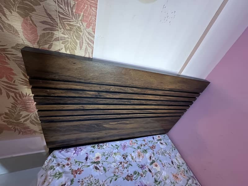 Single bed (WITHOUT MATTRESS) 0